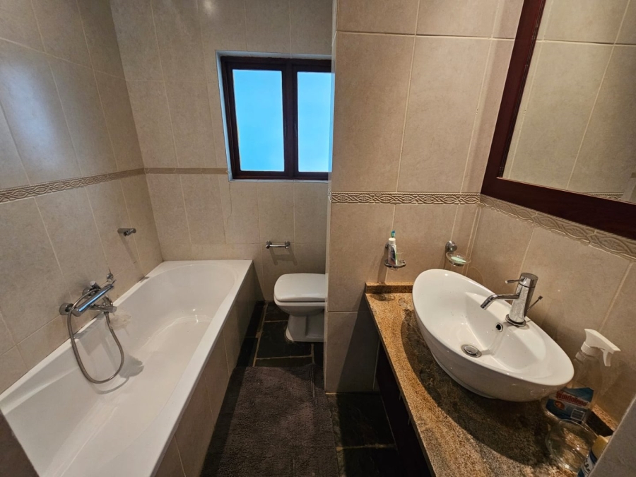 5 Bedroom Property for Sale in Boschenvaal River Front Lodges Free State